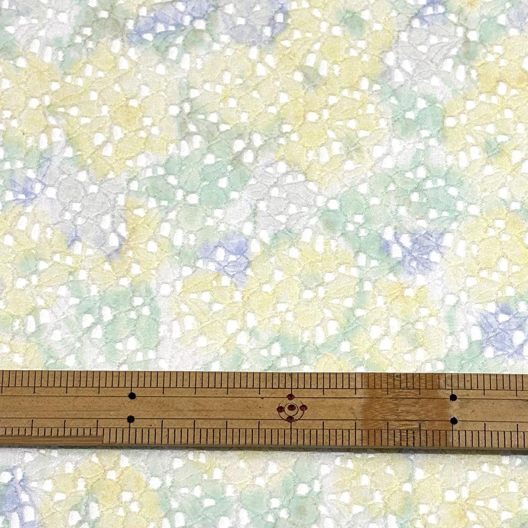 生地 【 水彩プリントラッセルレース 薄黄青 】 レース レース生地 花柄レース 刺繍 レース刺繍 110cm巾 ポリエステル