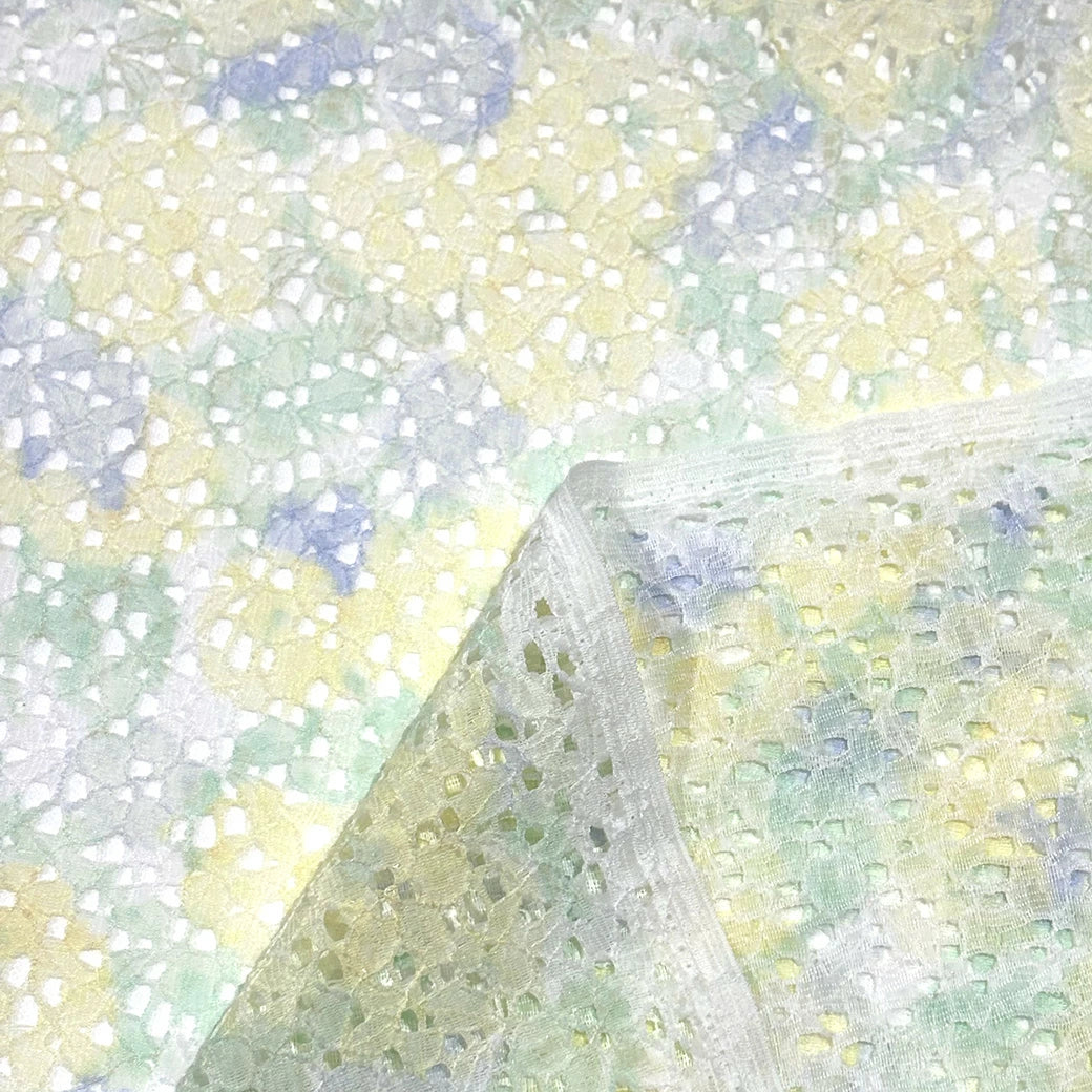 生地 【 水彩プリントラッセルレース 薄黄青 】 レース レース生地 花柄レース 刺繍 レース刺繍 110cm巾 ポリエステル