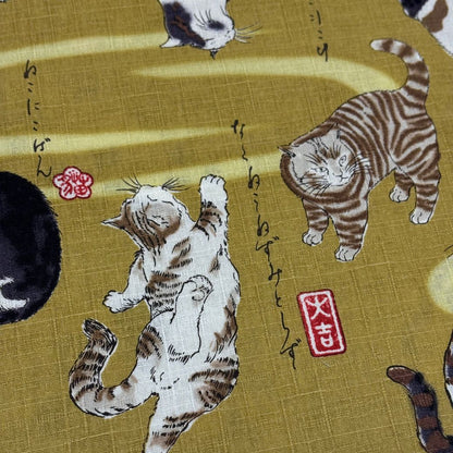 生地 【 和柄ドビー 猫 黄土】 ドビー織り 110cm巾 綿 コットン100％