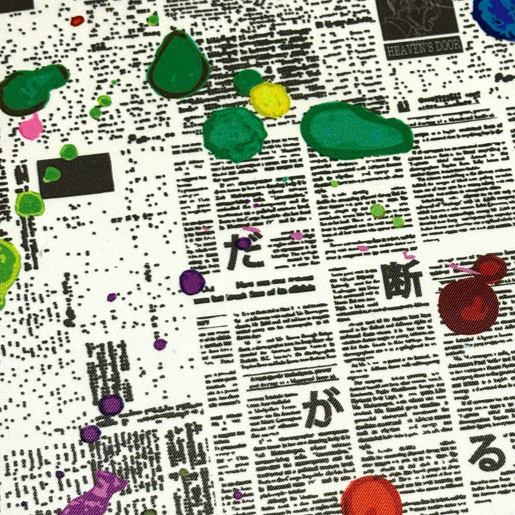 生地 【 ナイロン 絵の具英字 白カラフル 】 121cm巾 絵の具柄 英字柄 英字プリント ペイント柄 アートプリント 新聞柄