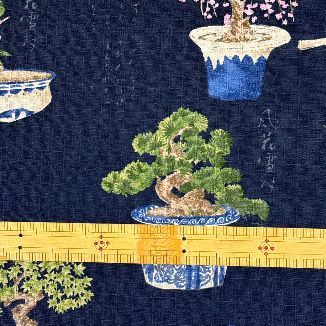 生地 【 和柄ドビー 盆栽 濃紺 】 110cm巾 綿100％ 和柄生地 盆栽 松の木 和雑貨生地 コットン生地 コットンドビー