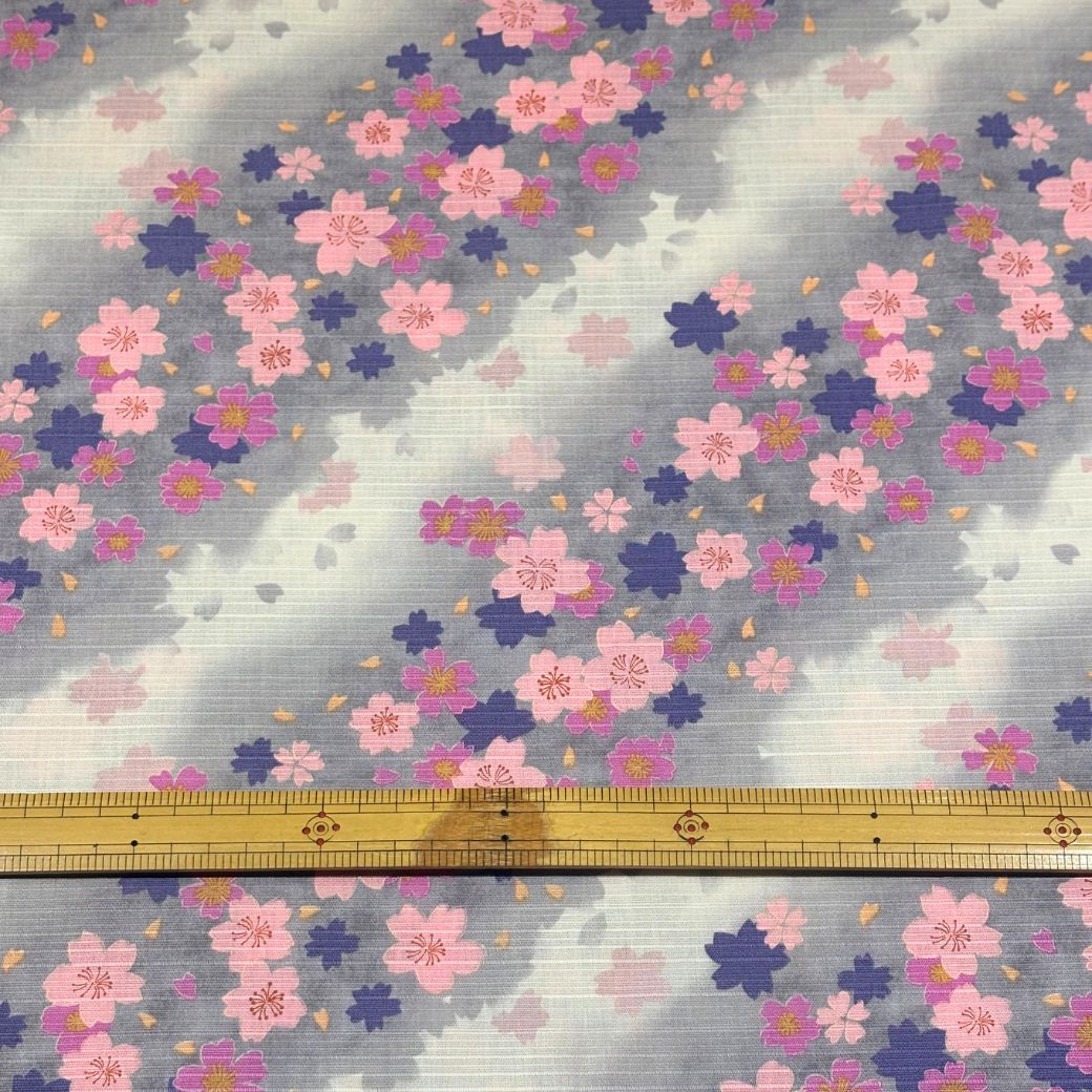 生地 【 和柄シャンタン さくら グレー 】 シャンタン生地 平織り スラブ 110cm巾 和柄 桜 梅 花柄 和風 綿100％