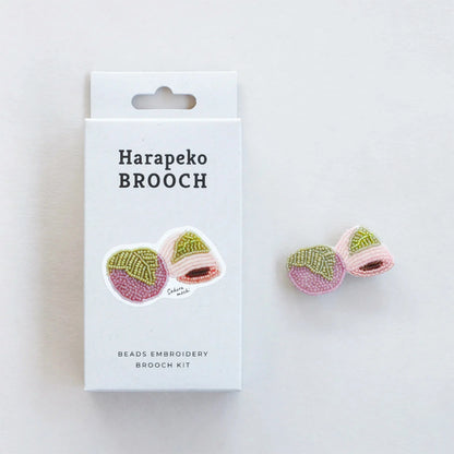 【 MIYUKI はらぺこブローチ さくらもち 】 刺しゅうキット ブローチ ビーズ刺繍