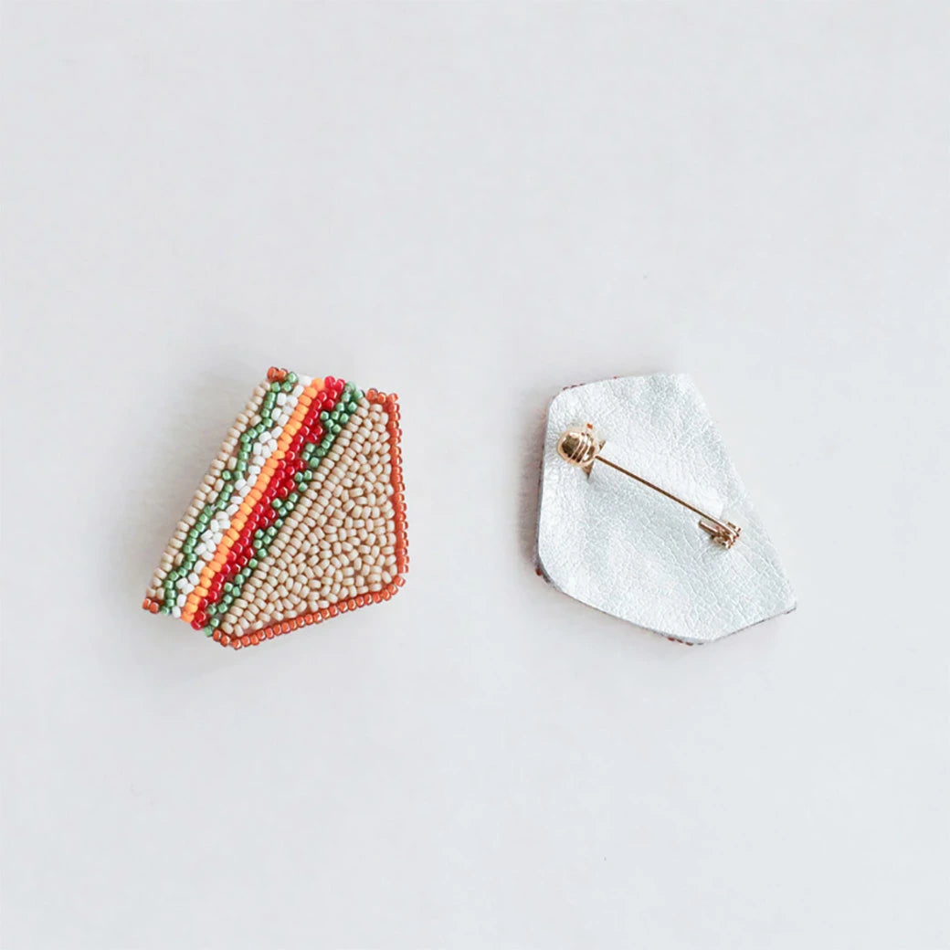 【 MIYUKI はらぺこブローチ サンドウィッチ 】 刺しゅうキット ブローチ ビーズ刺繍