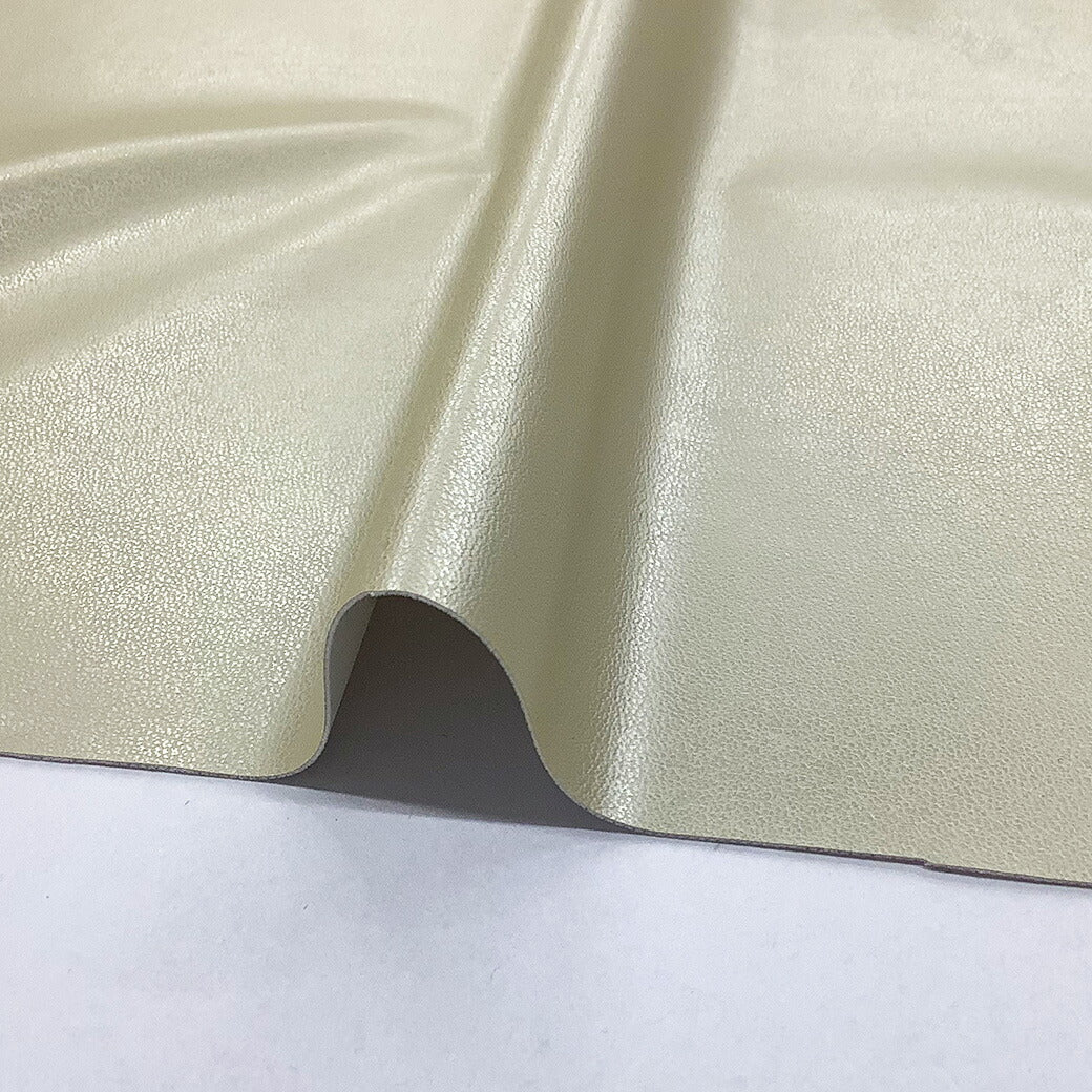 生地【 合皮 シルバー 】レザー生地 合皮生地 合皮布 革 皮 レザー用品 高級感 レザー布地 革製 合皮布地 キーホルダー キーケース 名刺入れ 手芸 DIY ジャケット スカート インテリア ガーデニング 財布 コインケース レザークラフト ハンドメイド Textile World TOA