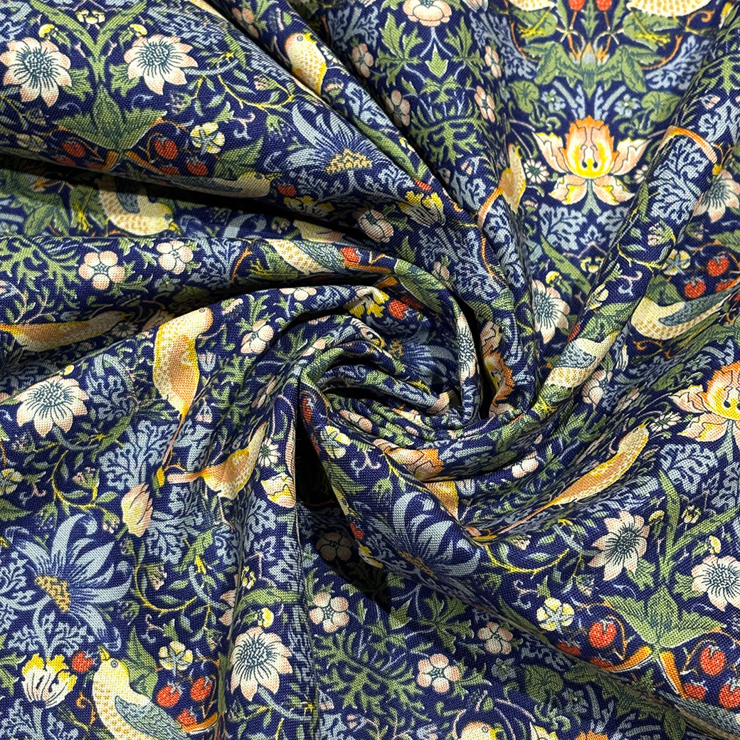 生地 【 V&A Fabric Collection いちご泥棒 ネイビー 】 シーチング 110cm巾 コットン 綿100％ 薄手