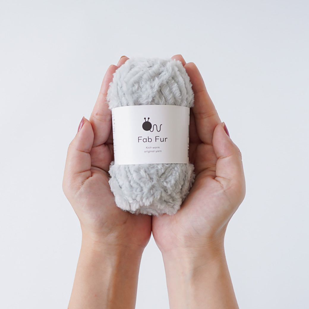 手で持っている毛糸