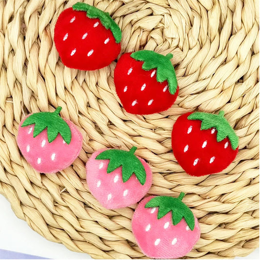 【 いちごぬいぐるみパーツ 】 デコ パーツ イチゴ 苺 ぬいぐるみ 食べ物 フルーツ かわいい ぬい活 センターパーツ ふわふわ パーツ