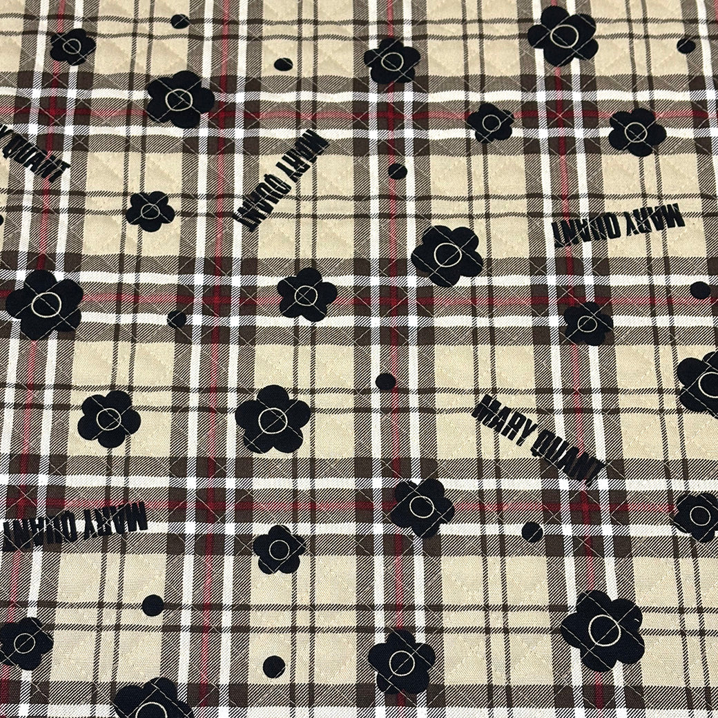 生地 【 MARY QUANT タータン花 キルティング グレージュ 】 マリクワ マリークワント キルティング生地 106cm巾 綿プリント コットン100％