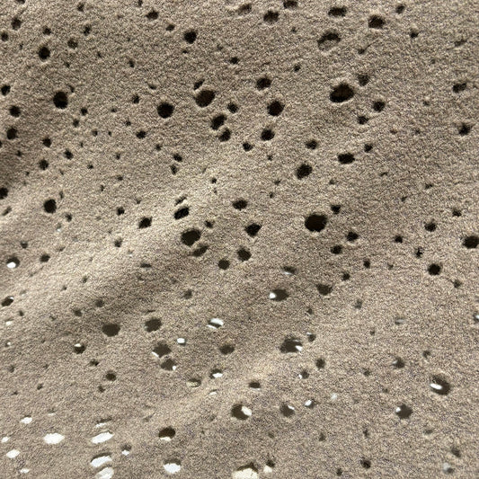 【 ランダム穴あき 水ビ ライトブラウン】 130cm巾 ウール混生地 ウールナイロン生地 デザイン生地