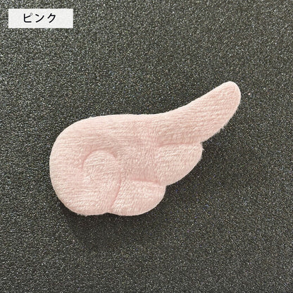【 デコパーツ 天使の羽パーツ 2色 】 デコ パーツ 天使の羽 かわいい 両面ふわもこ 型抜きクッションモチーフ センターパーツ ふわふわ パーツ 推し活 チャーム デコレーション ブローチ バレッタ キーホルダー 飾り物 装飾 Textile World TOA